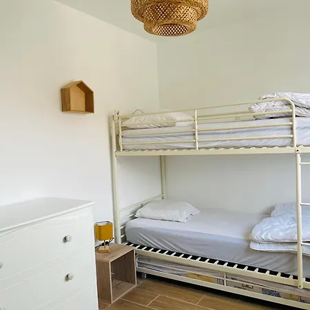C 2 Tres Lumineux Apartman